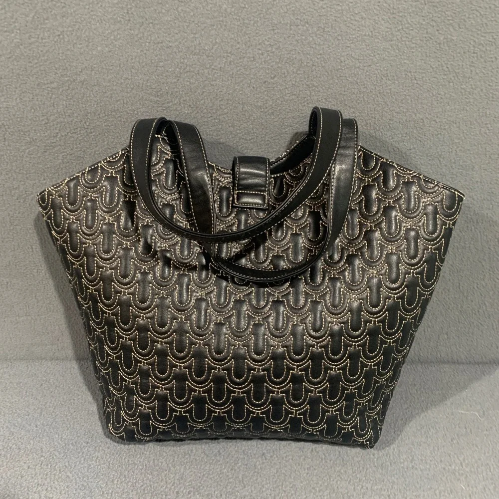 True Religion Black Horseshoe Quilted Tote Bag Gold Rhinestone Padlock‎ Large